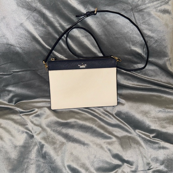 Kate Spade Cameron street crossbody  Bag - Picture 2 of 16